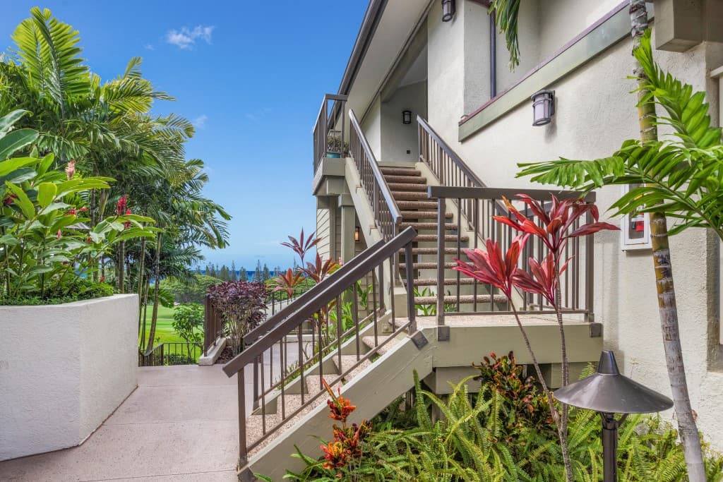 Villa in Lahaina · ★5.0 · 1 bedroom · 1 bed · 1.5 baths - Photo 2