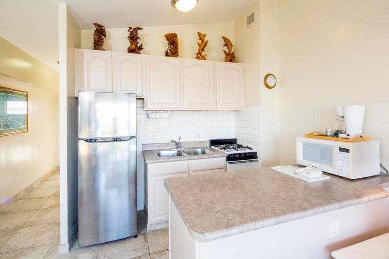Condo in Honolulu · ★4.6 · 1 bedroom · 3 beds · 1 private bath - Photo 4