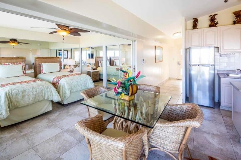 Condo in Honolulu · ★4.6 · 1 bedroom · 3 beds · 1 private bath - Photo 2