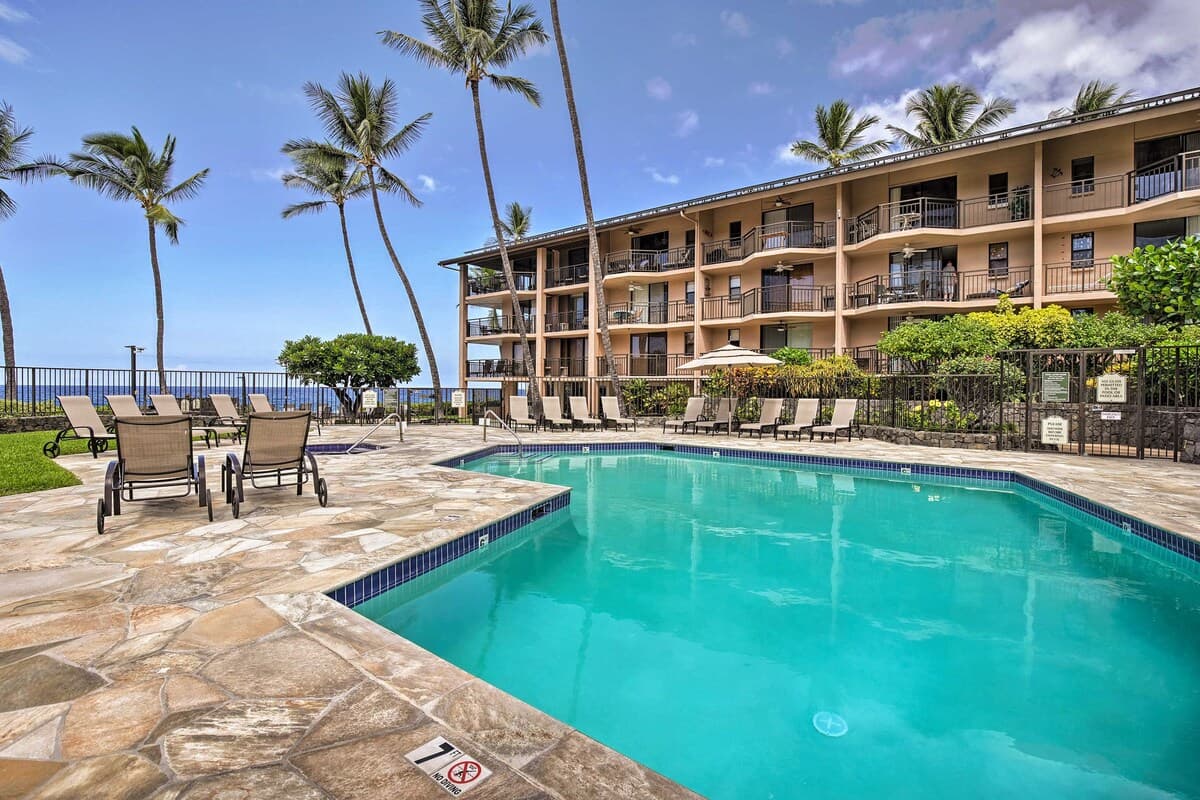 Condo in Kailua-Kona · ★4.59 · 2 bedrooms · 3 beds · 2 shared baths - Photo 2