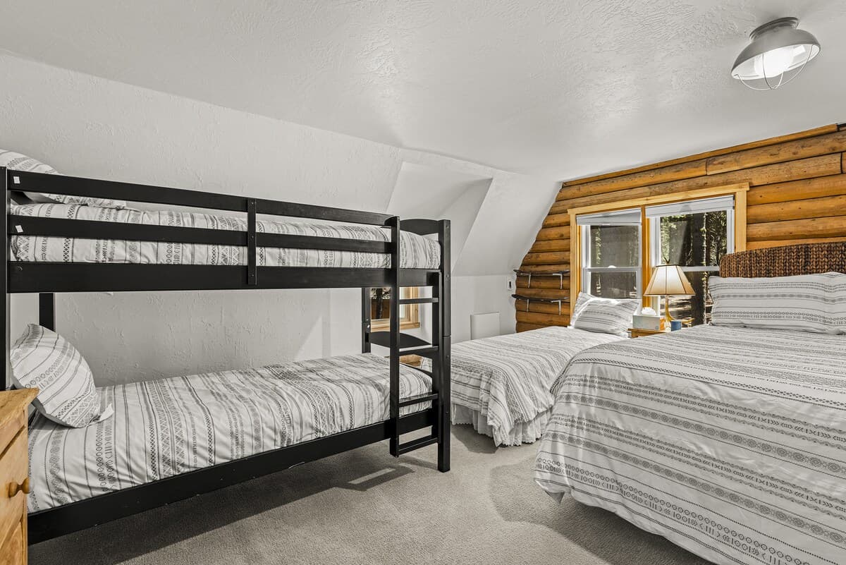 Tahoe Donner Log Cabin with Private Hot Tub - Photo 4