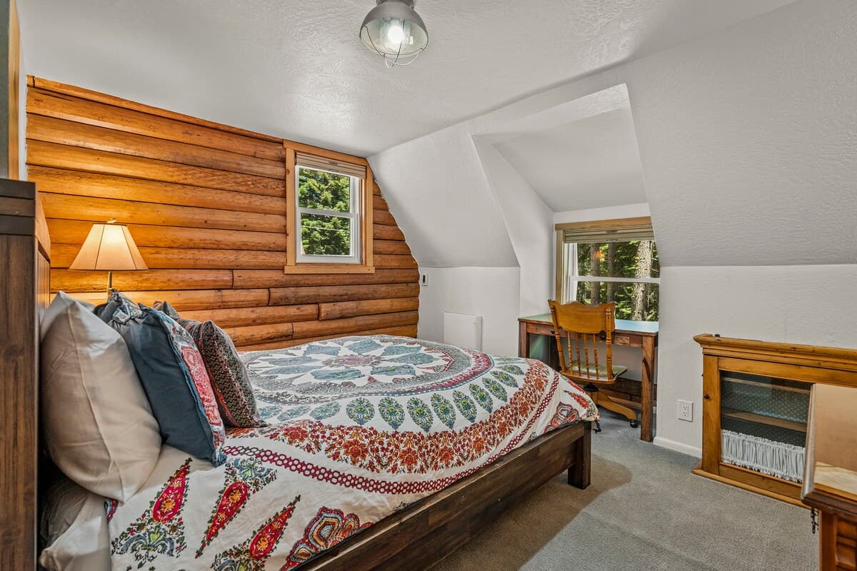 Tahoe Donner Log Cabin with Private Hot Tub - Photo 3