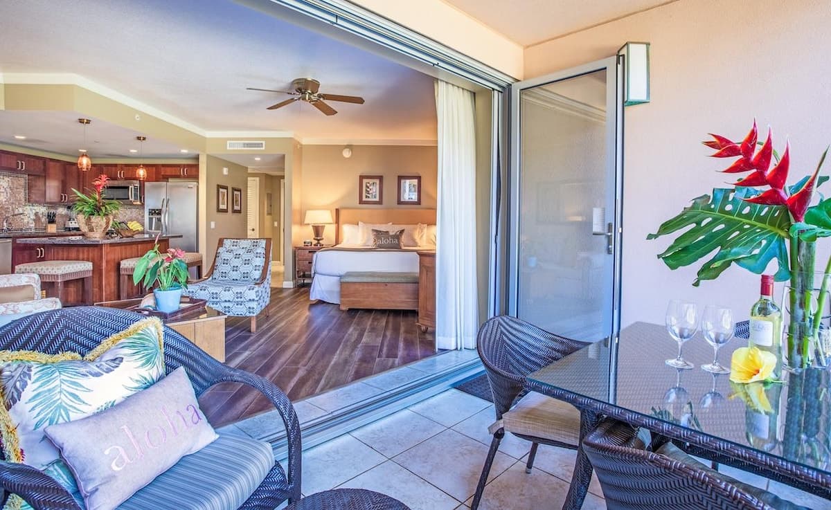 Condo in Lahaina · ★4.92 · 1 bedroom · 2 beds · 1 bath - Photo 3