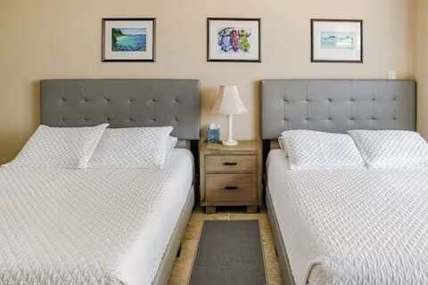 Quaint Studio-Heart of Waikiki & FREE parking - Photo 2