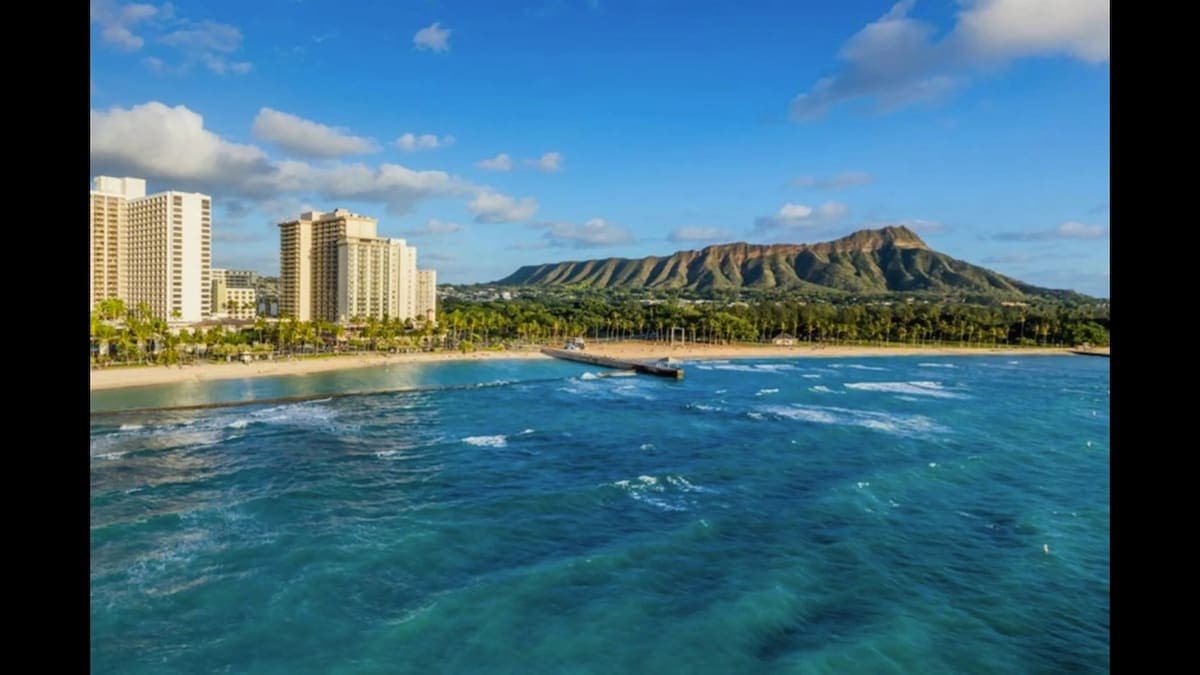 Condo in Honolulu · ★4.62 · 1 bedroom · 2 beds · 1 private bath - Photo 2