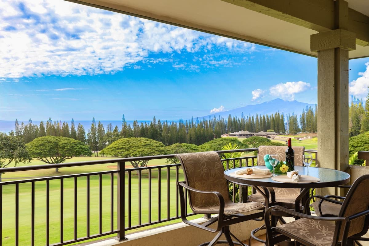 Condo in Lahaina · ★4.96 · 1 bedroom · 1 bed · 2 private baths - Photo 2