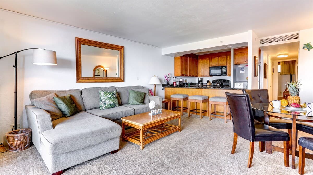 Condo in Kaanapali · ★4.8 · 1 bedroom · 2 beds · 1 bath - Photo 5