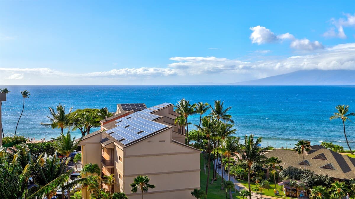 Condo in Kaanapali · ★4.8 · 1 bedroom · 2 beds · 1 bath - Photo 2