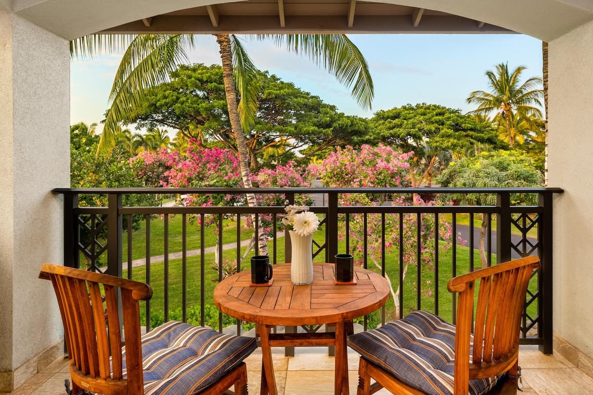 Townhouse in Waimea · ★4.82 · 2 bedrooms · 3 beds · 2 baths - Photo 1