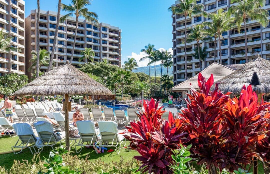 Condo in Lahaina · ★4.62 · 2 bedrooms · 3 beds · 2 baths - Photo 2