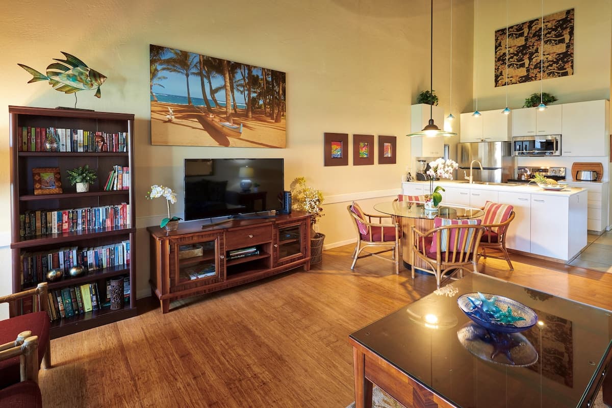Condo in Kihei · ★4.25 · 2 bedrooms · 3 beds · No bathroom - Photo 1