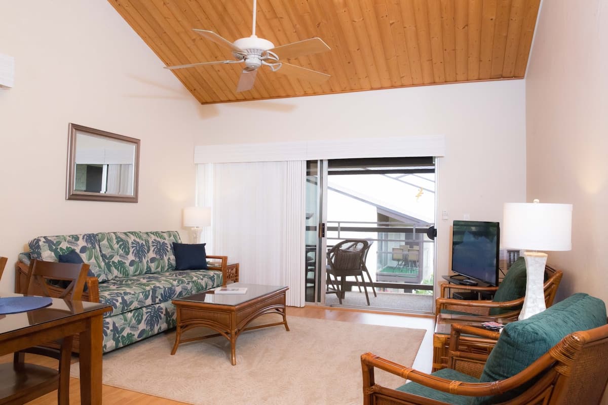 Condo in Kihei · ★4.57 · 2 bedrooms · 3 beds · 2 baths - Photo 5