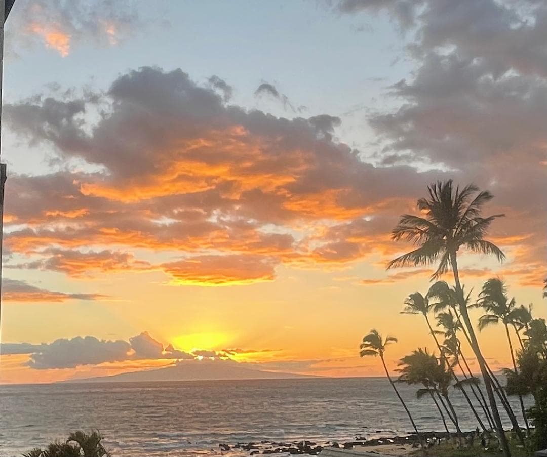 Condo in Kihei · ★4.57 · 2 bedrooms · 3 beds · 2 baths - Photo 2