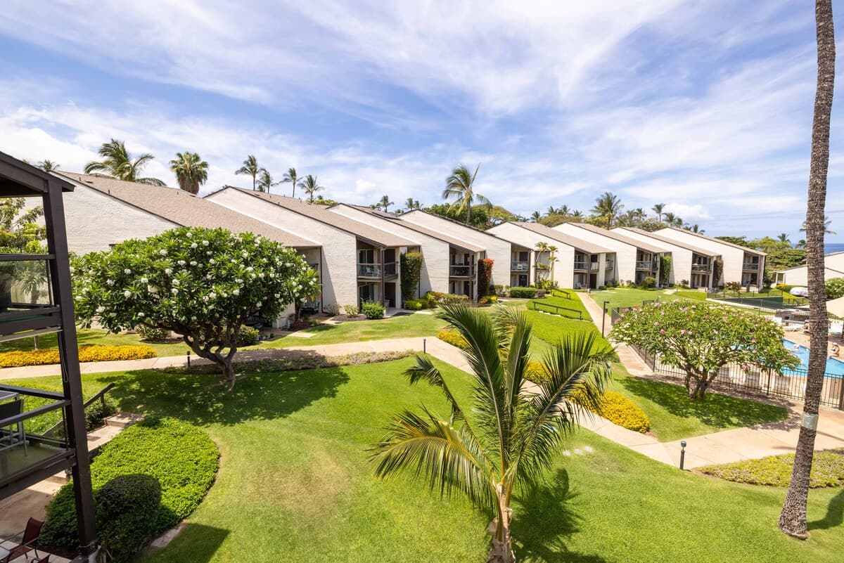 Condo in Kihei · ★4.77 · 2 bedrooms · 3 beds · 2 private baths - Photo 4