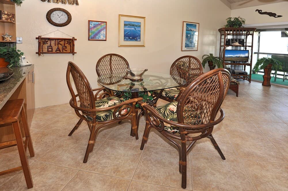 Condo in Kihei · ★4.5 · 2 bedrooms · 5 beds · No bathroom - Photo 5