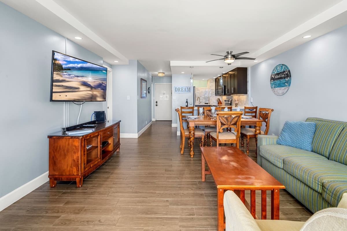 Condo in Kihei · ★4.73 · 2 bedrooms · 4 beds · 2 private baths - Photo 4
