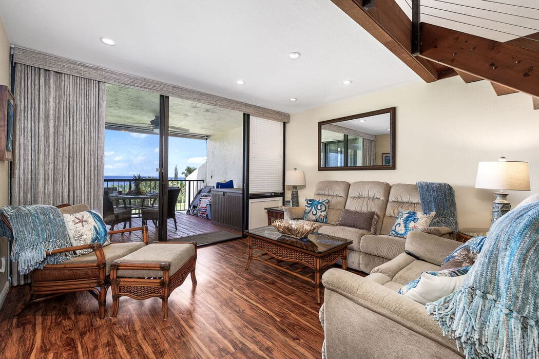 Condo in Kailua-Kona · ★4.88 · 3 bedrooms · 4 beds · 3 baths - Photo 4