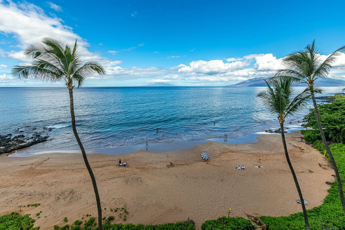 Condo in Kihei · ★5.0 · 2 bedrooms · 3 beds · 2 baths - Photo 3