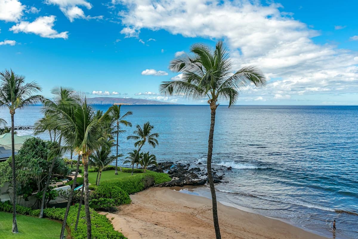 Condo in Kihei · ★5.0 · 2 bedrooms · 3 beds · 2 baths - Photo 4