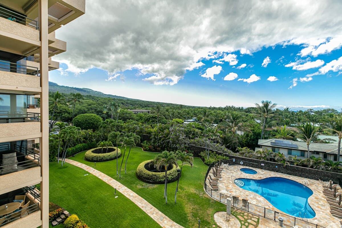 Condo in Kihei · ★5.0 · 2 bedrooms · 3 beds · 2 baths - Photo 5
