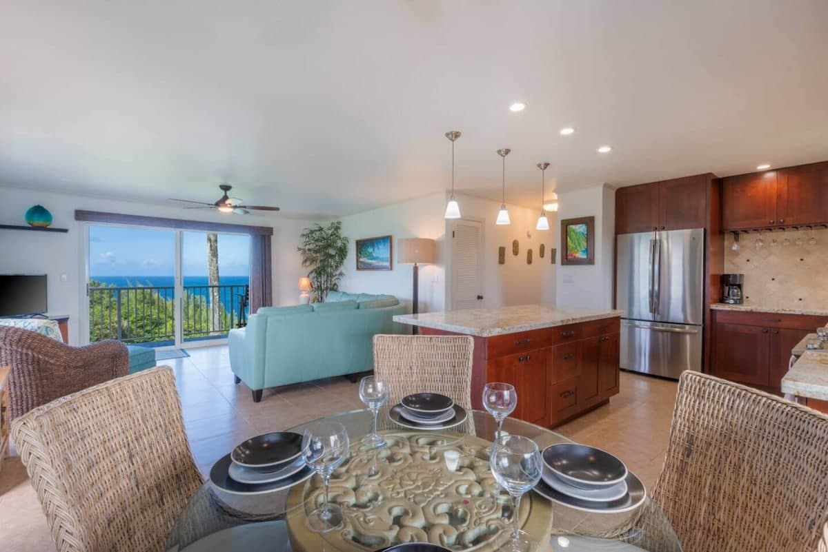 Condo in Princeville · ★4.95 · 2 bedrooms · 2 beds · 2 baths - Photo 4