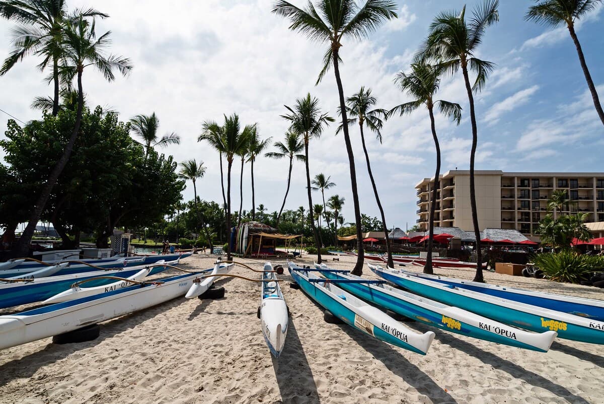 Condo in Kailua-Kona · ★4.83 · 1 bedroom · 2 beds · 1 shared bath - Photo 3