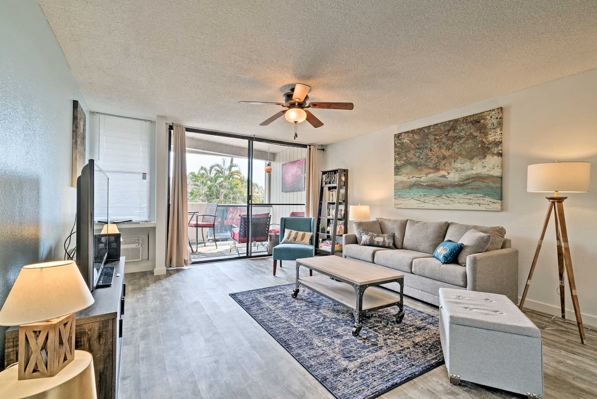 Condo in Kailua-Kona · ★4.83 · 1 bedroom · 2 beds · 1 shared bath - Photo 1