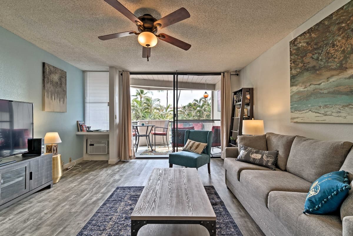Condo in Kailua-Kona · ★4.83 · 1 bedroom · 2 beds · 1 shared bath - Photo 4