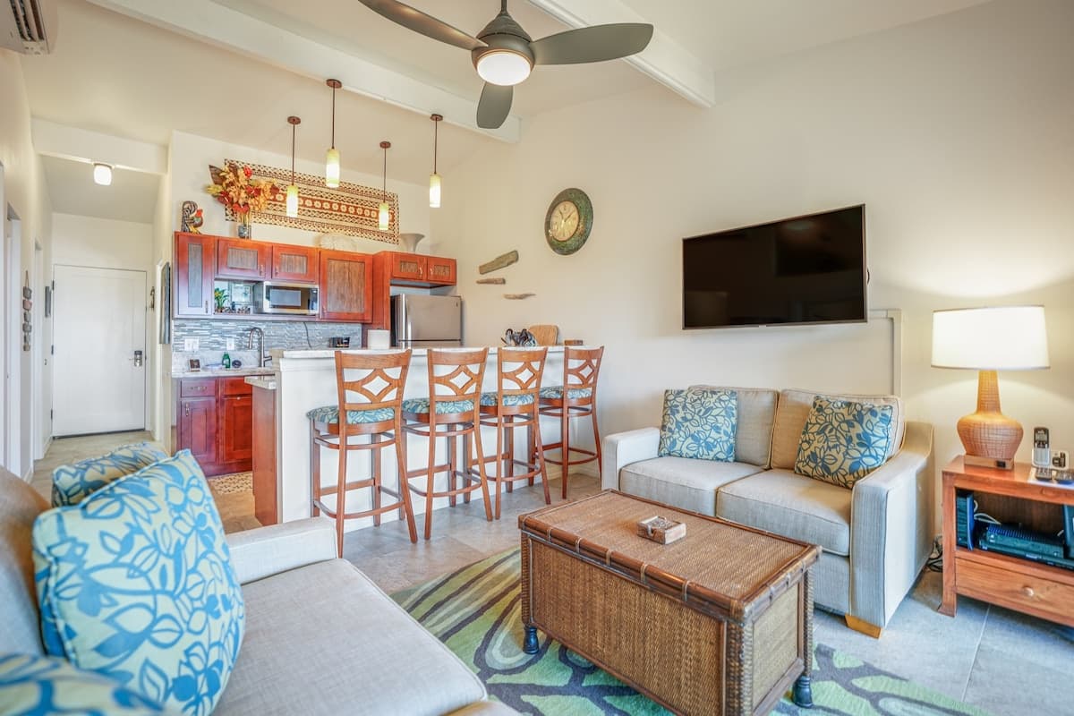 Condo in Kapaa · ★4.89 · 2 bedrooms · 2 beds · 1.5 baths - Photo 3