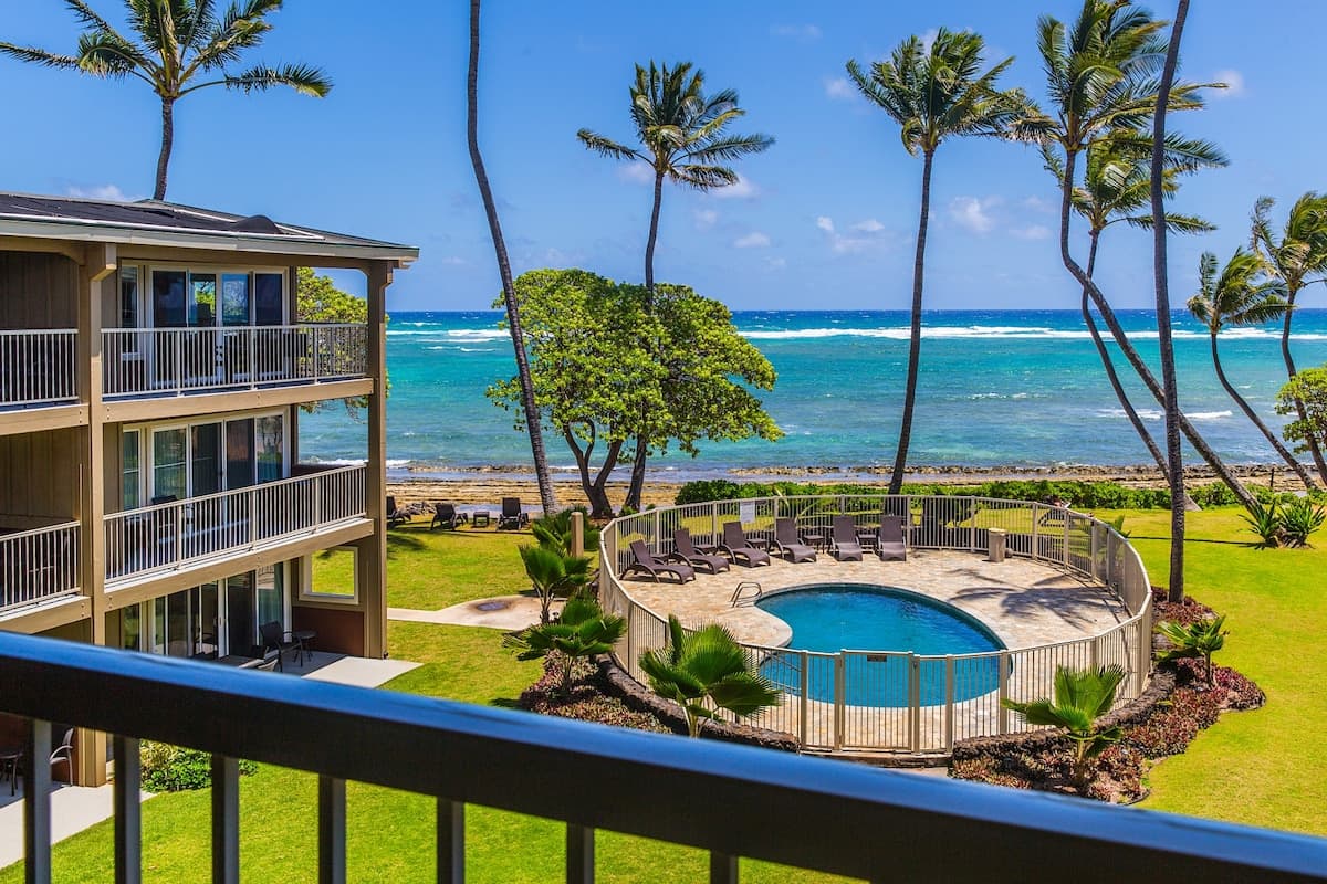 Condo in Kapaa · ★4.89 · 2 bedrooms · 2 beds · 1.5 baths - Photo 1