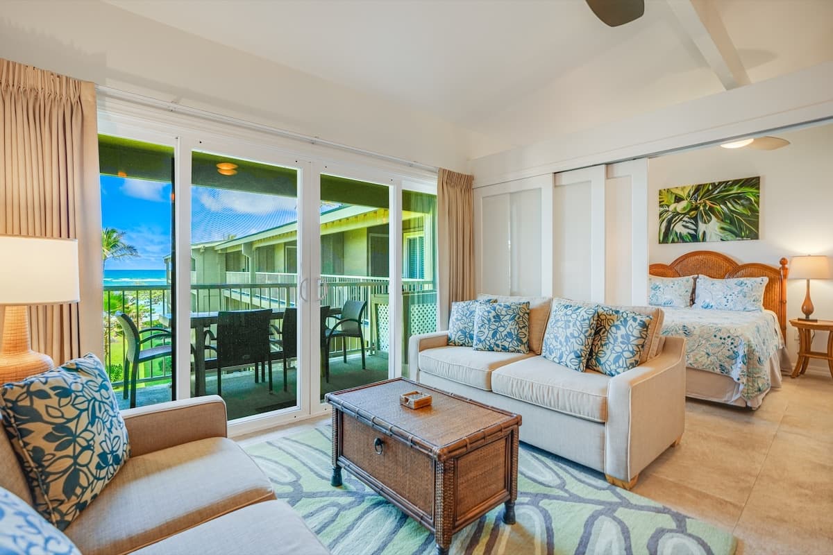 Condo in Kapaa · ★4.89 · 2 bedrooms · 2 beds · 1.5 baths - Photo 4