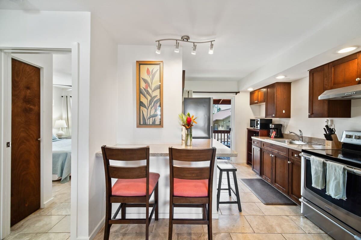 Condo in Kapaa · ★4.7 · 2 bedrooms · 4 beds · 1.5 baths - Photo 2