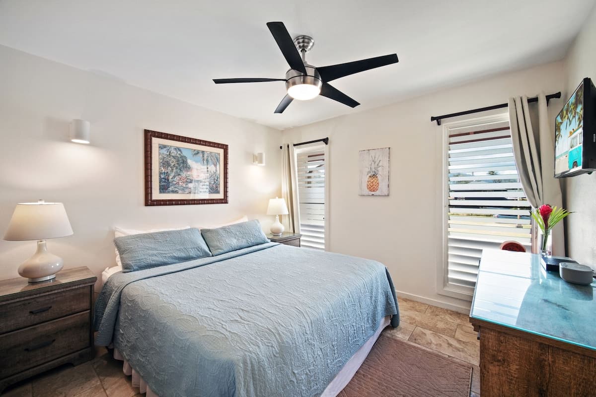 Condo in Kapaa · ★4.7 · 2 bedrooms · 4 beds · 1.5 baths - Photo 3