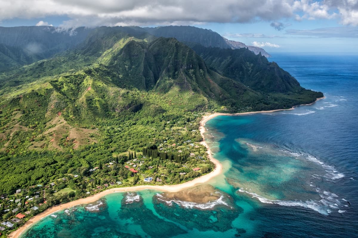Home in Hanalei · ★4.96 · 5 bedrooms · 6 beds · 3 private baths - Photo 3