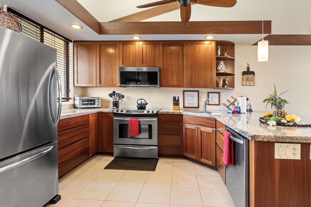 Condo in Kailua-Kona · ★5.0 · 2 bedrooms · 3 beds · 3 baths - Photo 5