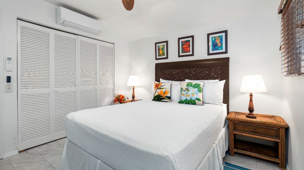 Condo in Kailua-Kona · ★5.0 · 1 bedroom · 2 beds · 1 private bath - Photo 3