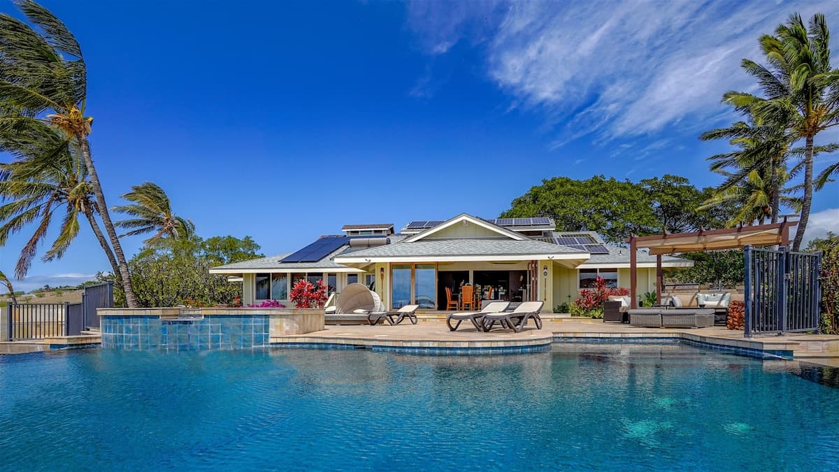 Home in Waimea · ★4.92 · 4 bedrooms · 5 beds · 3 baths - Photo 3