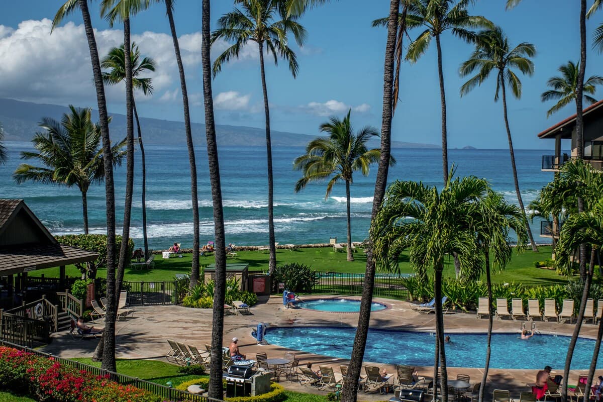 Condo in Lahaina · ★4.52 · 3 bedrooms · 4 beds · 3 private baths - Photo 3