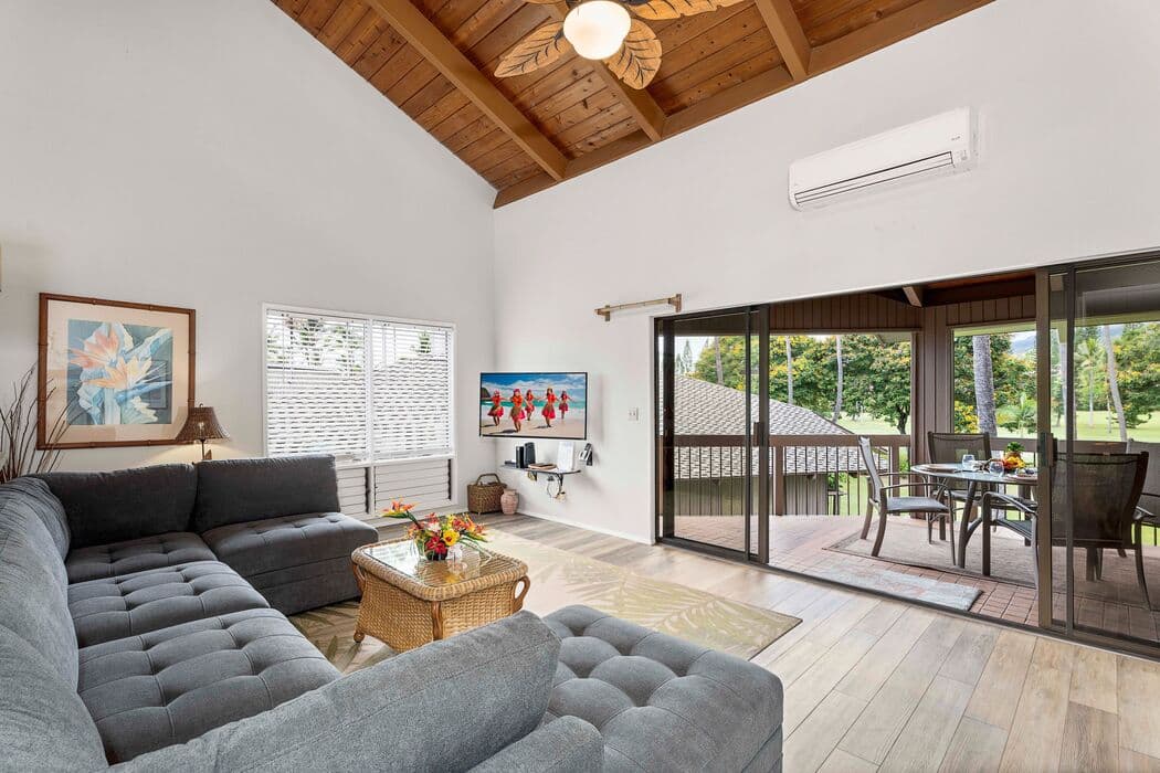 Condo in Kailua-Kona · ★4.93 · 2 bedrooms · 2 beds · 2 baths - Photo 4