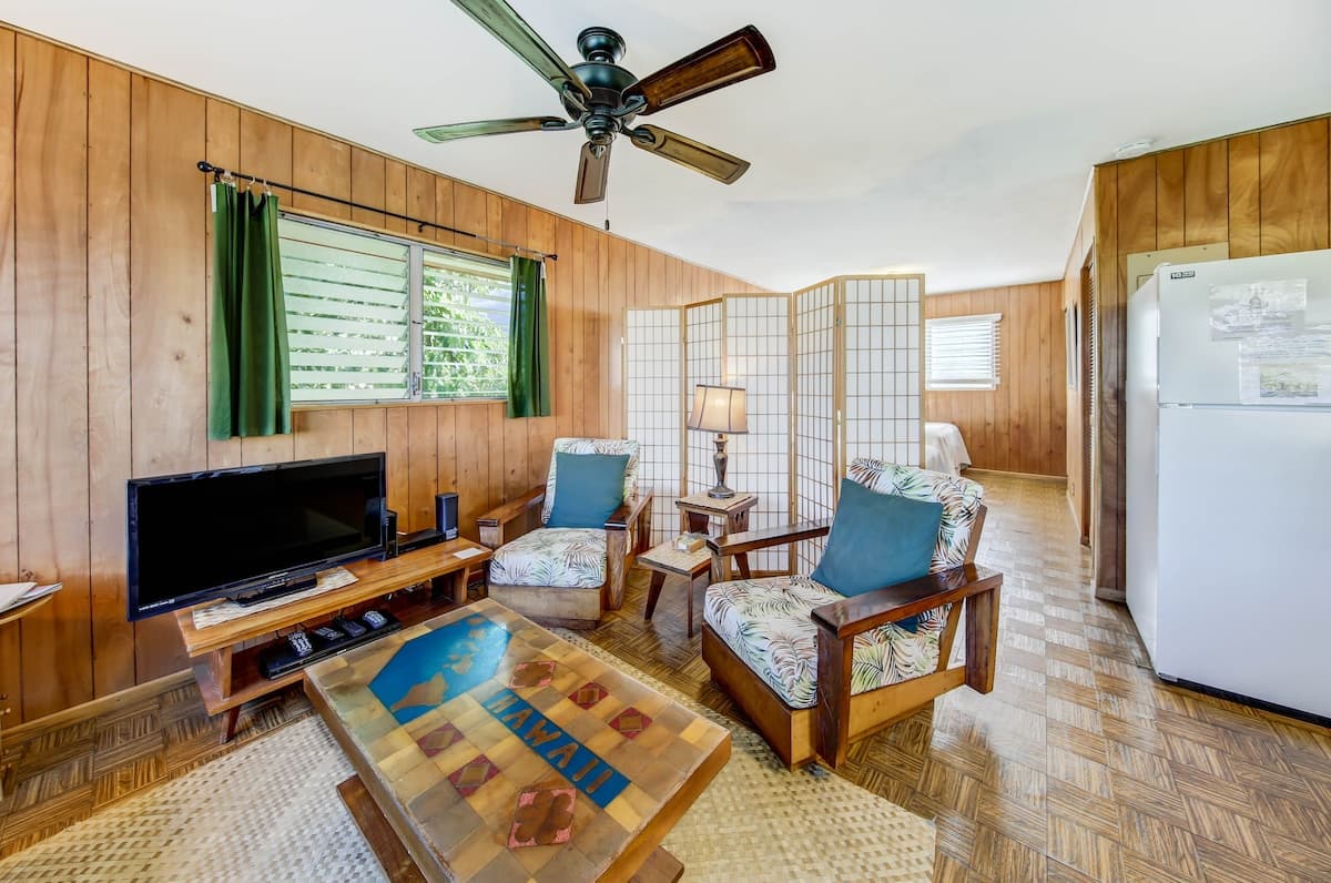 Home in Hanalei · ★4.95 · 1 bedroom · 2 beds · 1 bath - Photo 4