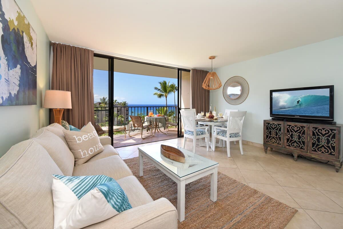 Condo in Lahaina · ★4.58 · 2 bedrooms · 4 beds · 2 baths - Photo 2