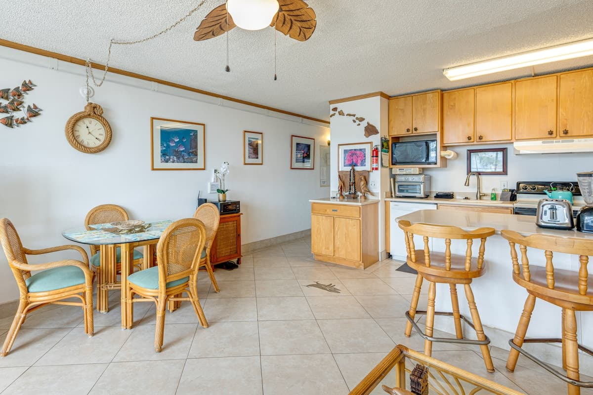 Condo in Kihei · ★4.81 · 1 bedroom · 2 beds · 1 shared bath - Photo 4