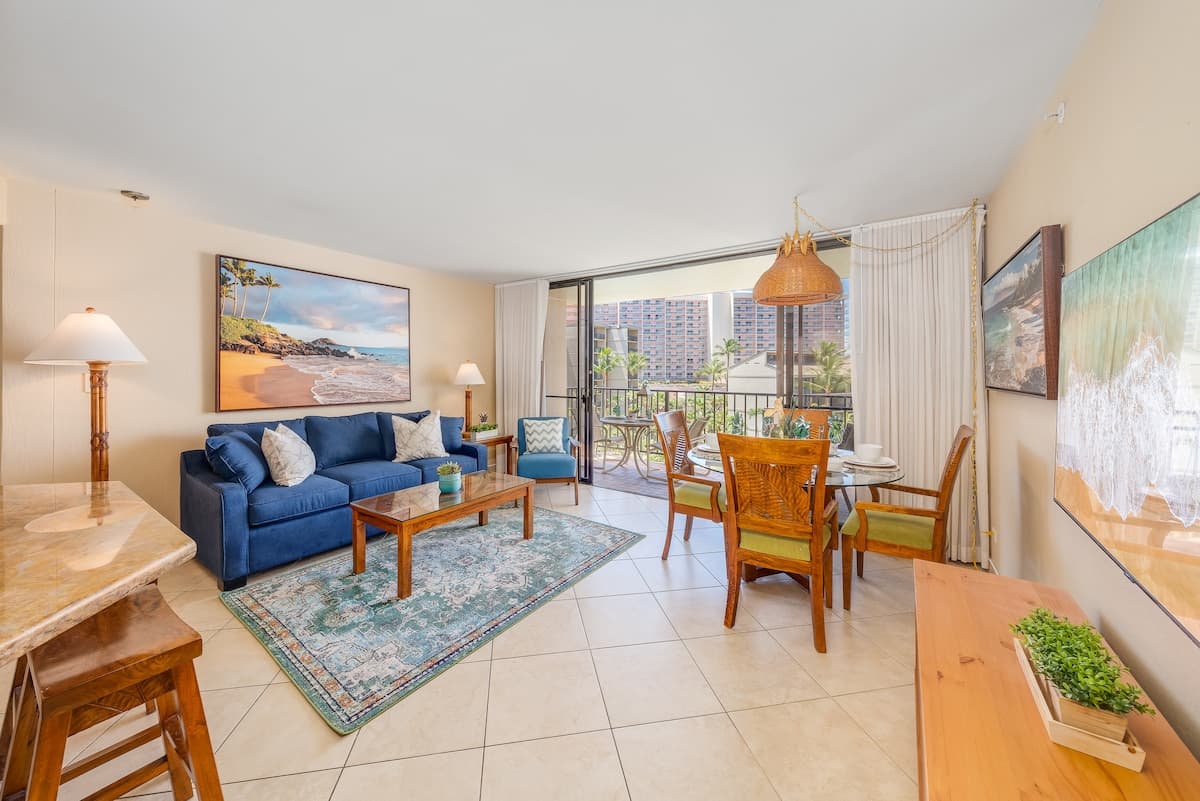 Condo in Lahaina · ★4.79 · 2 bedrooms · 4 beds · 2 baths - Photo 4