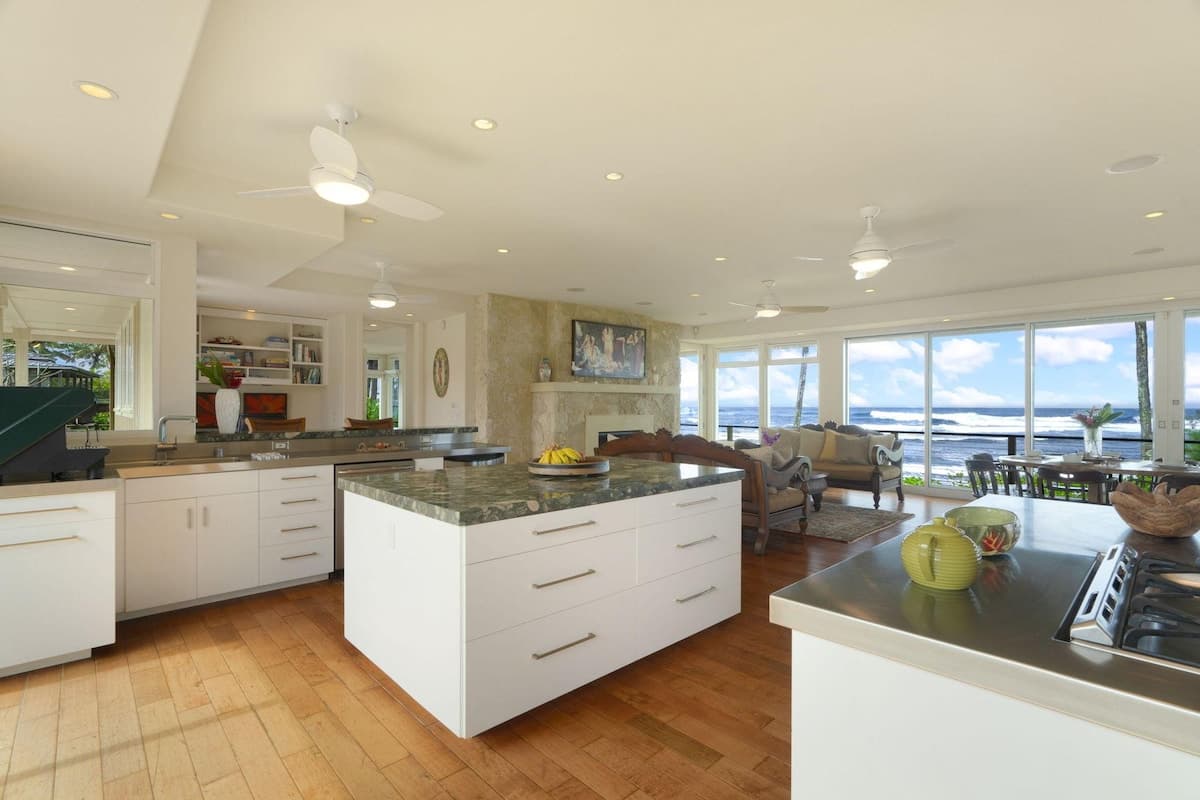 Home in Wainiha · ★4.88 · 4 bedrooms · 5 beds · 4 baths - Photo 4