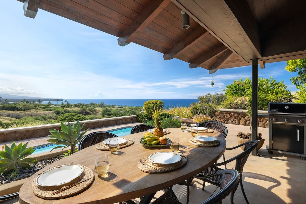 Home in Waimea · ★5.0 · 3 bedrooms · 6 beds · 3 baths - Photo 2