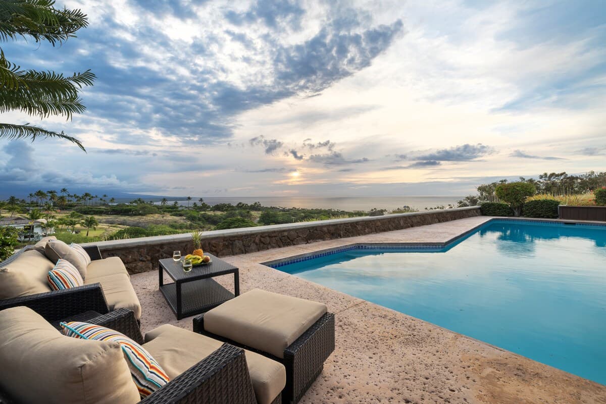 Home in Waimea · ★5.0 · 3 bedrooms · 6 beds · 3 baths - Photo 3