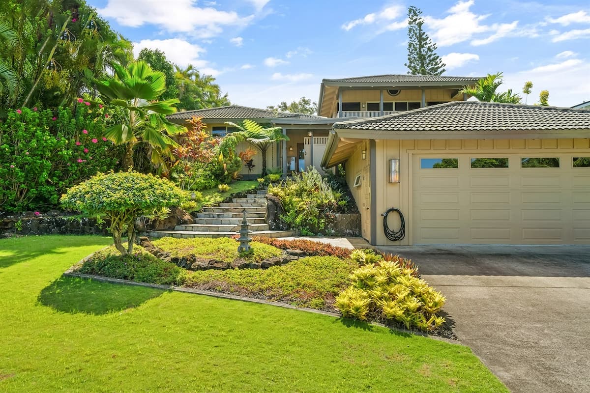Home in Princeville · ★4.9 · 3 bedrooms · 3 beds · 3 baths - Photo 1