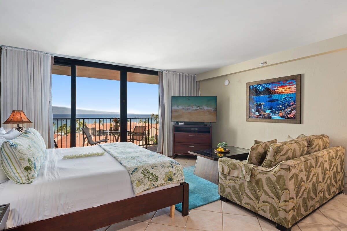 Condo in Lahaina · ★4.81 · 1 bedroom · 1 bed · 1 bath - Photo 2