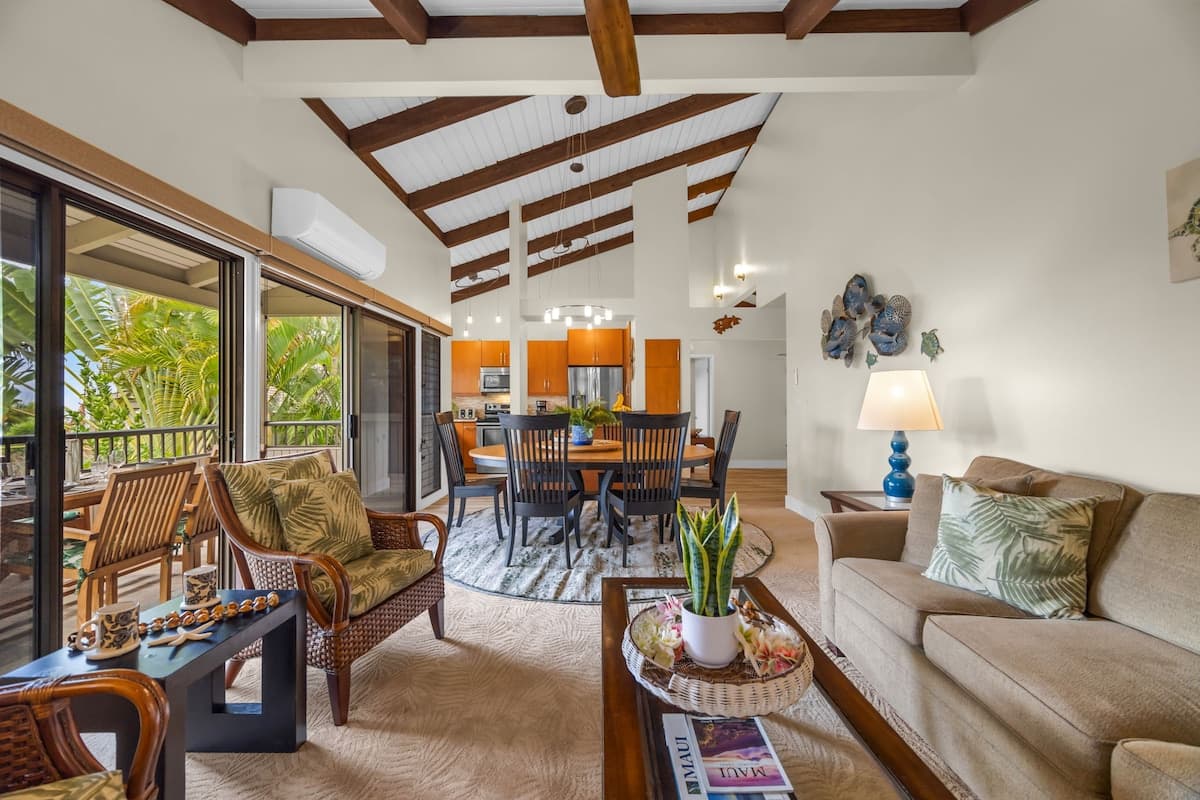 Condo in Kihei · ★4.38 · 2 bedrooms · 4 beds · 2 baths - Photo 2