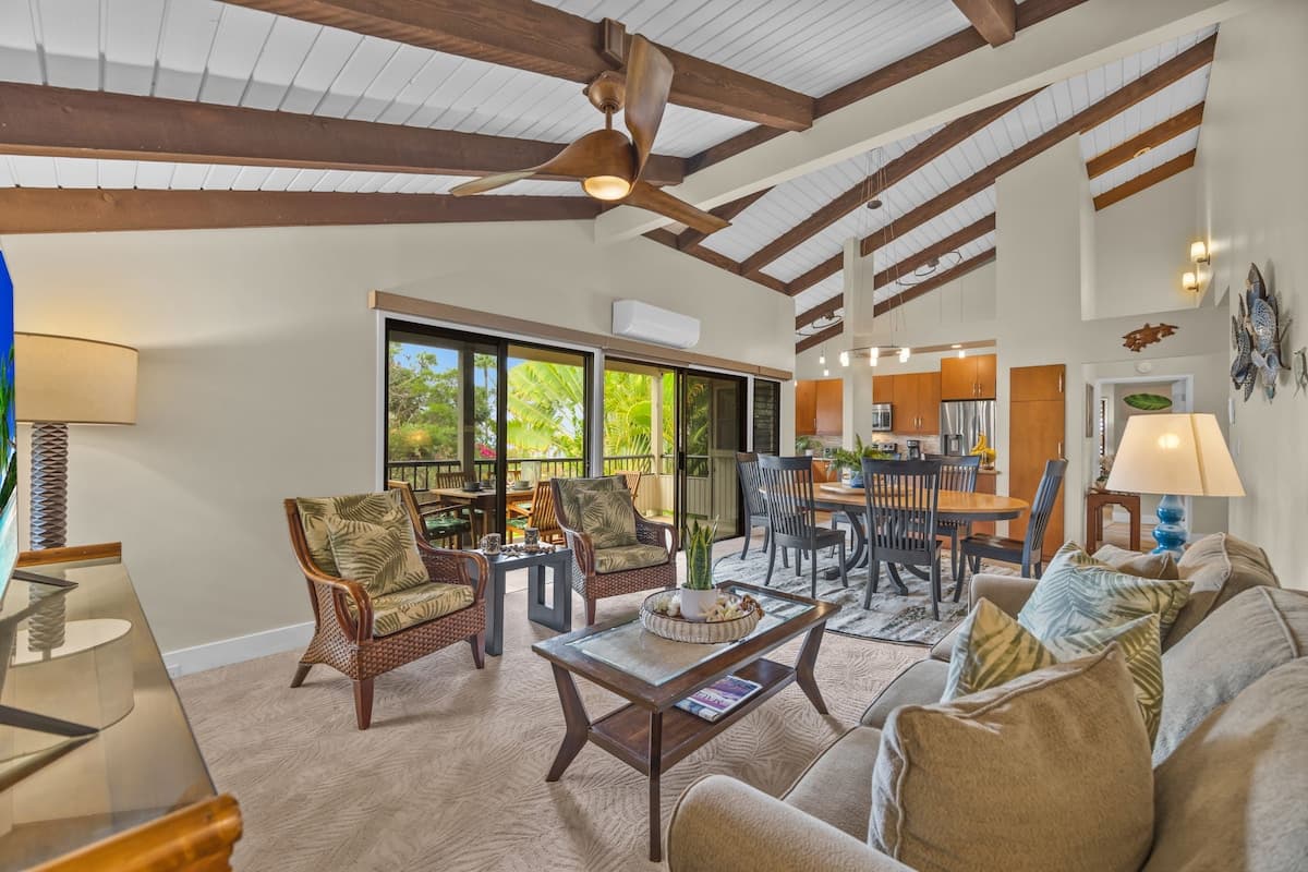Condo in Kihei · ★4.38 · 2 bedrooms · 4 beds · 2 baths - Photo 3